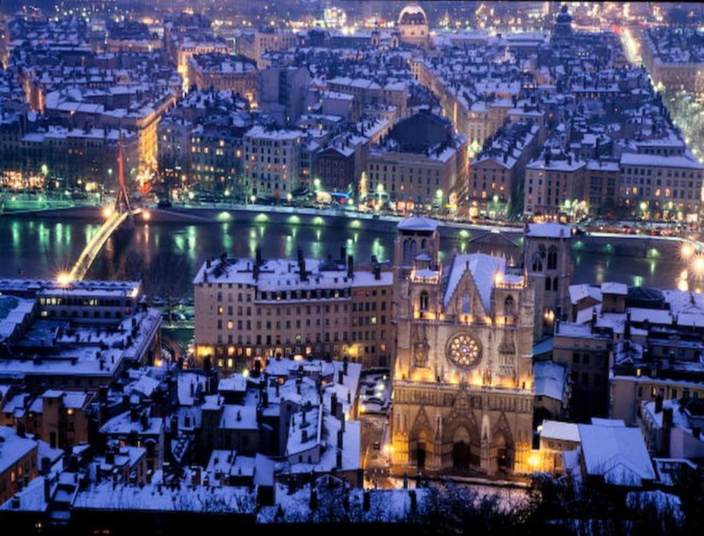 Отель Ibis Styles Lyon Centre Confluence Экстерьер фото